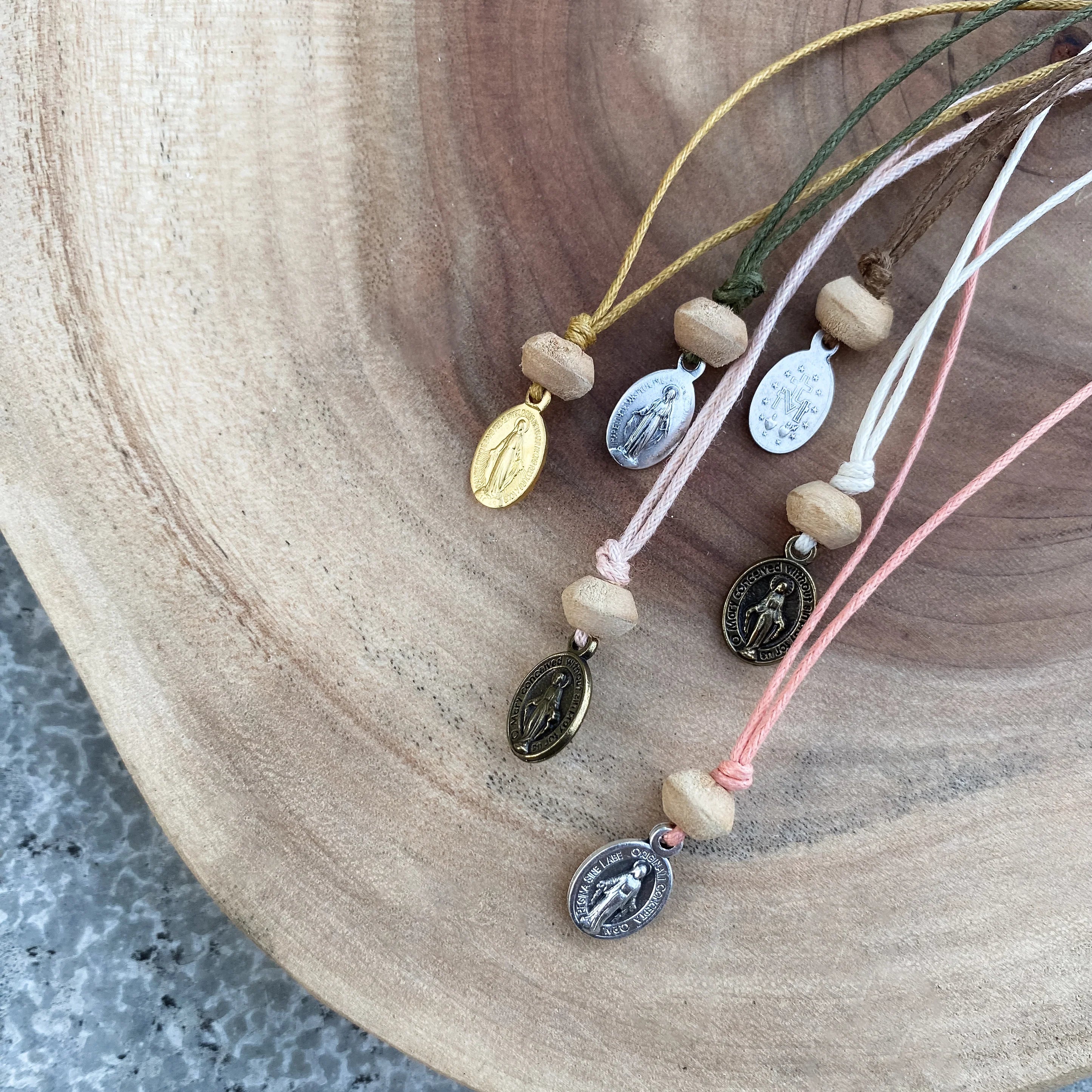 l'atelier of: "The Miraculous Medal"